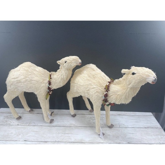 Trademark Exclusive Large Pair Decorative Nativity Standing Lamas/Camels 15x17" - Picture 2 of 12